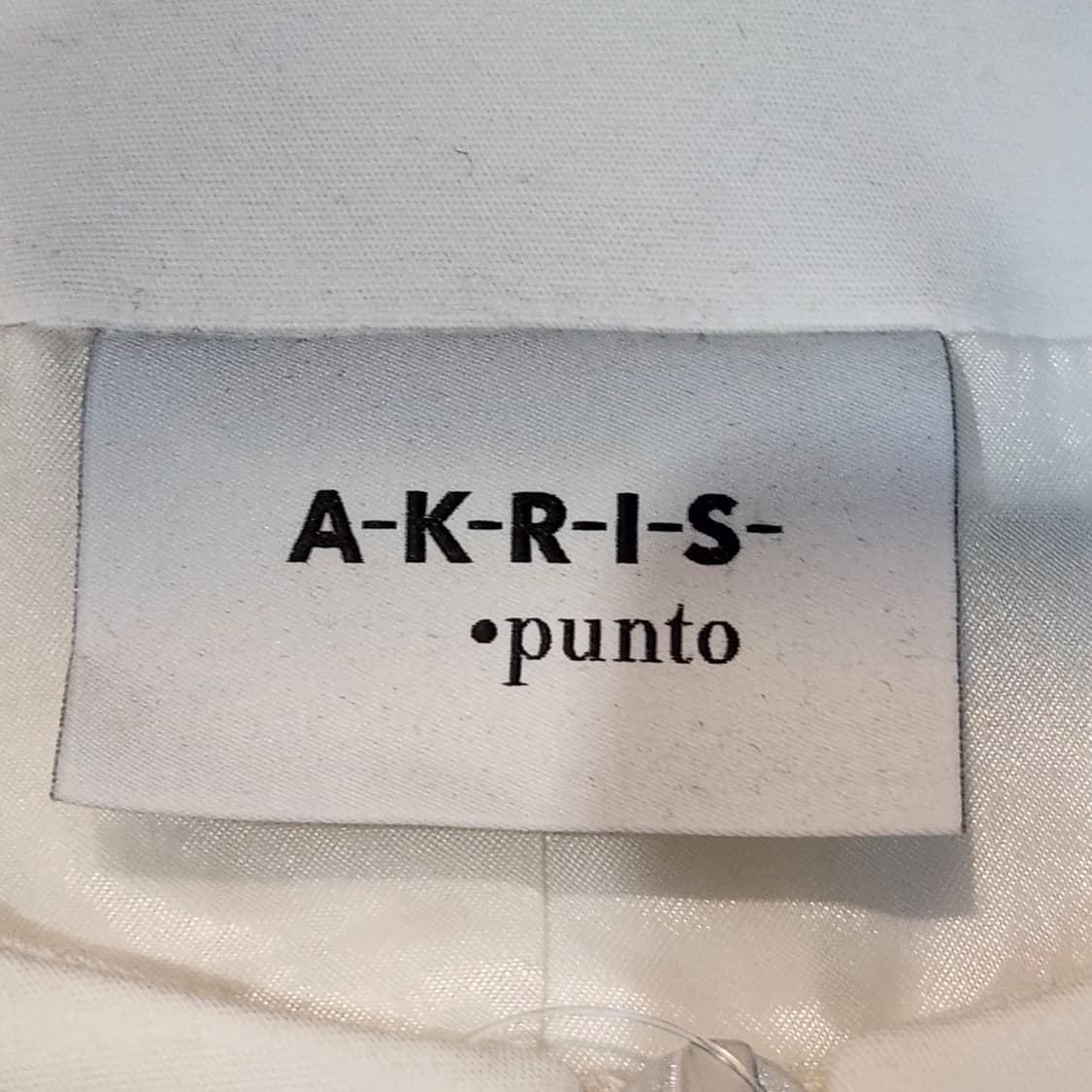 아크리스 푼토 화이트 집업 자켓 상품이미지2