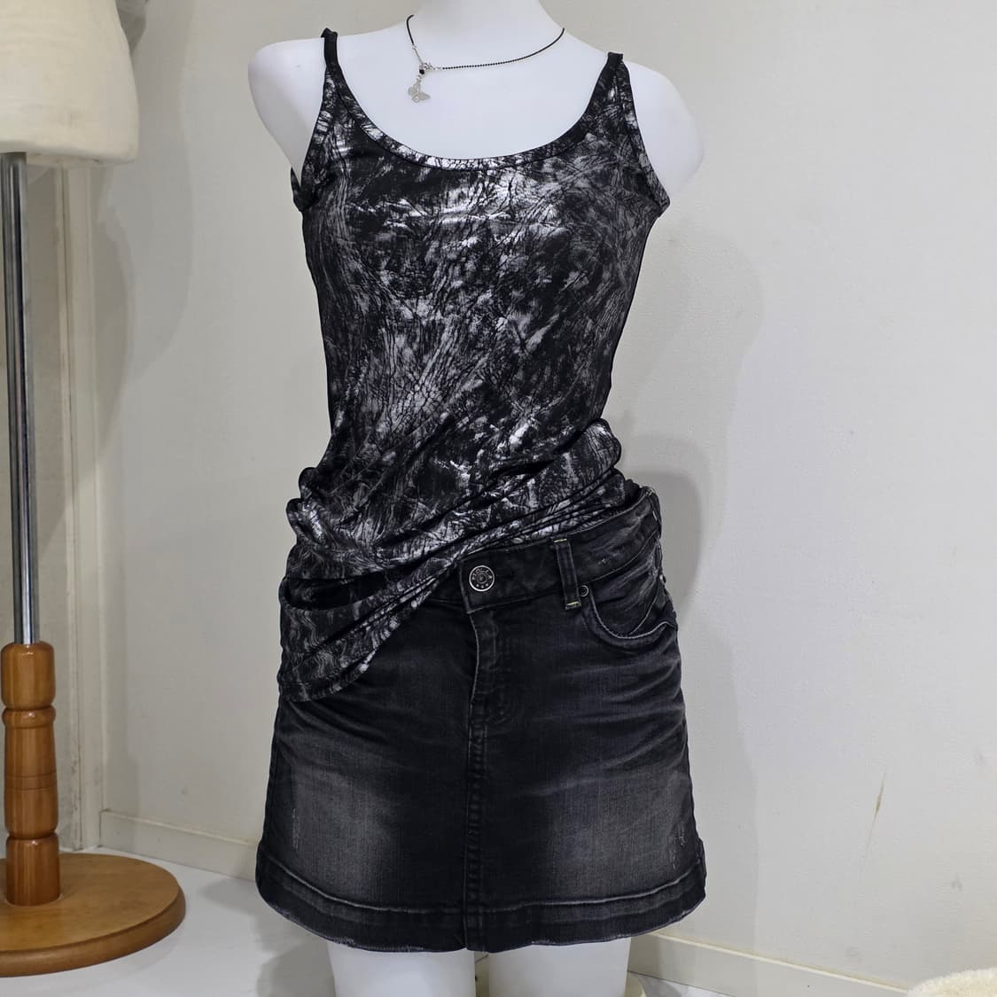 일본 아메리칸 빈티지)오네갸루 메탈데미지y2k블랙슬리브리스데님치마코디세트 상품이미지2