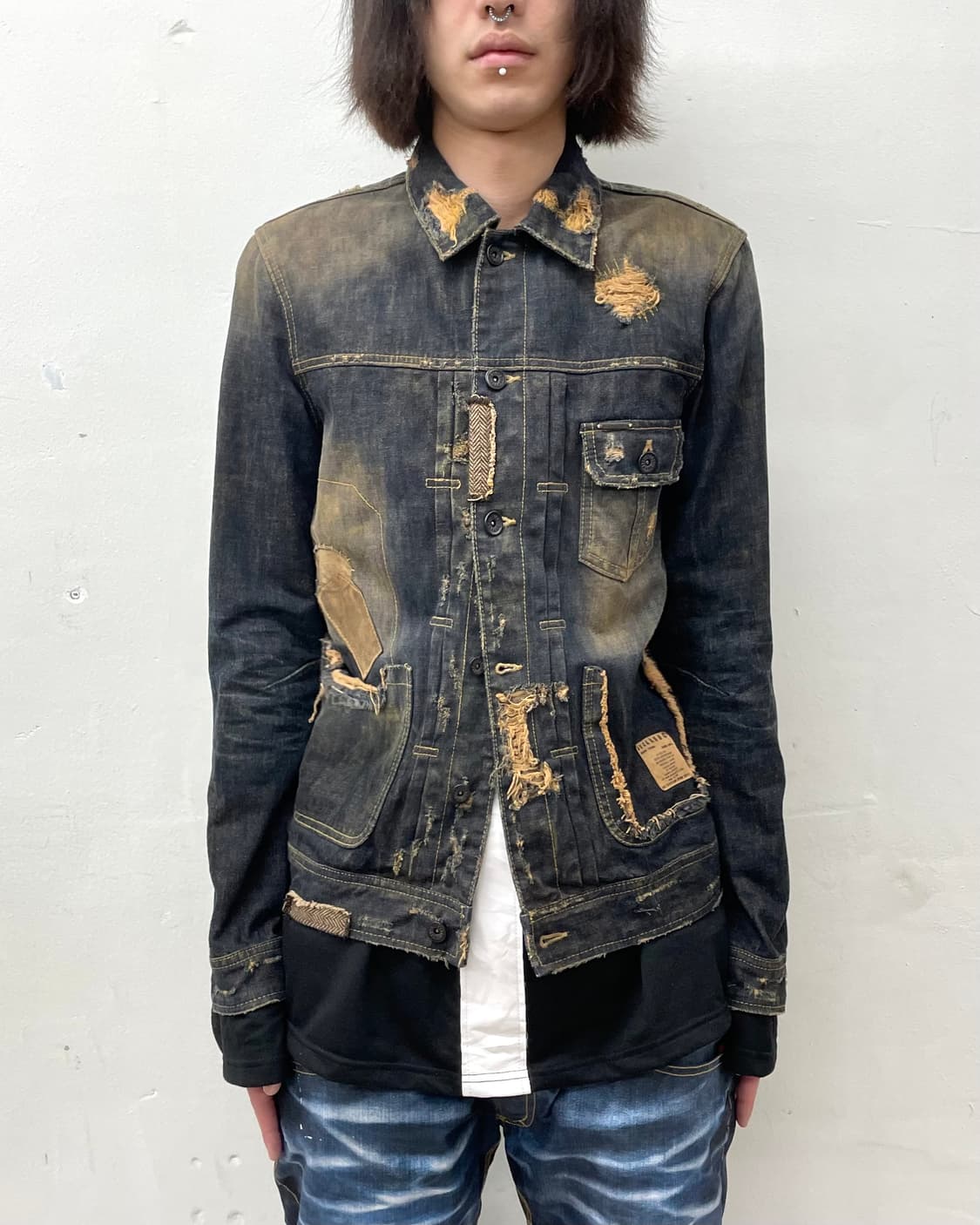 Distressed patchwork washed denim jacket 상품이미지1