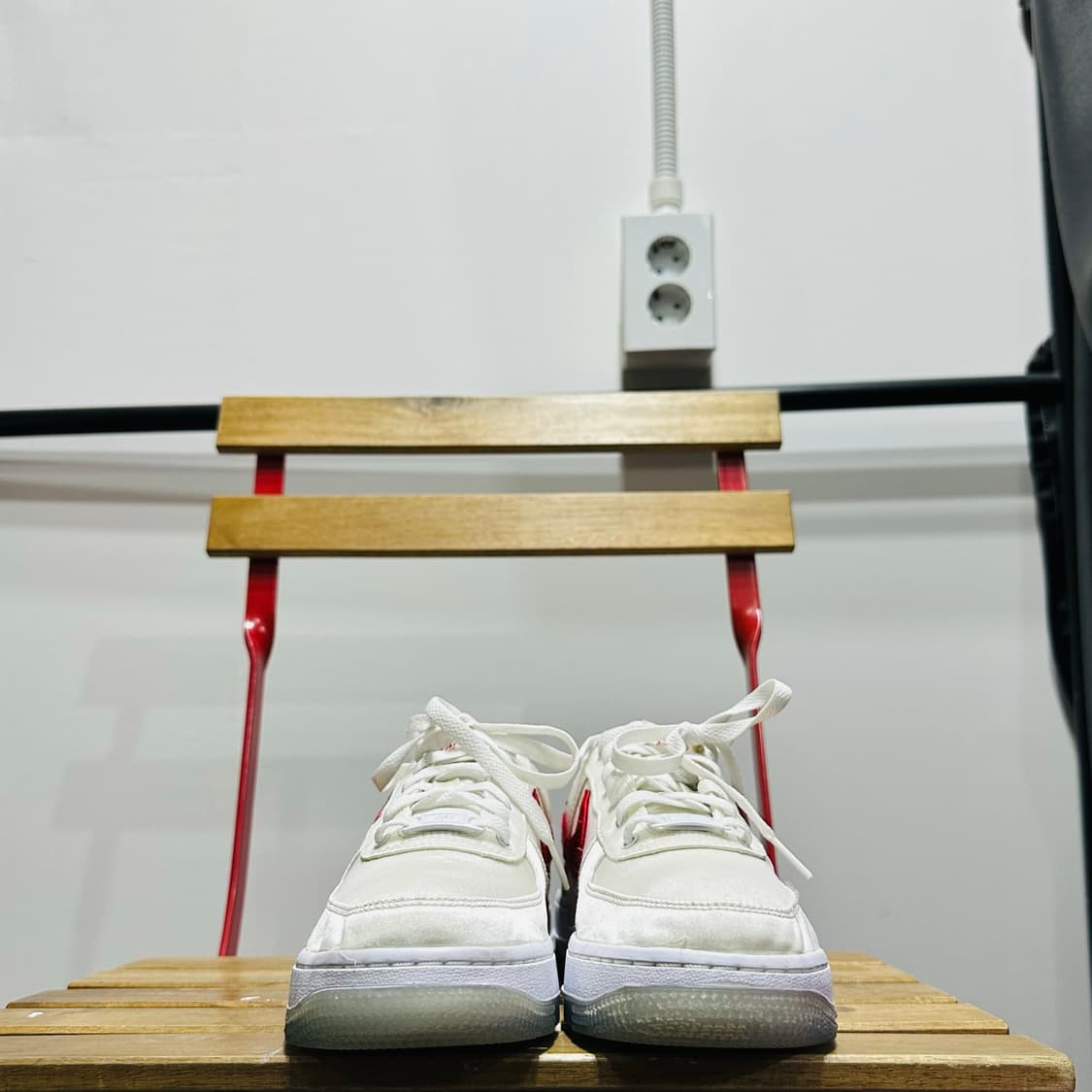 235) 나이키 운동화 여성 여자 신발 에어포스 1 새틴 레드 상품이미지2
