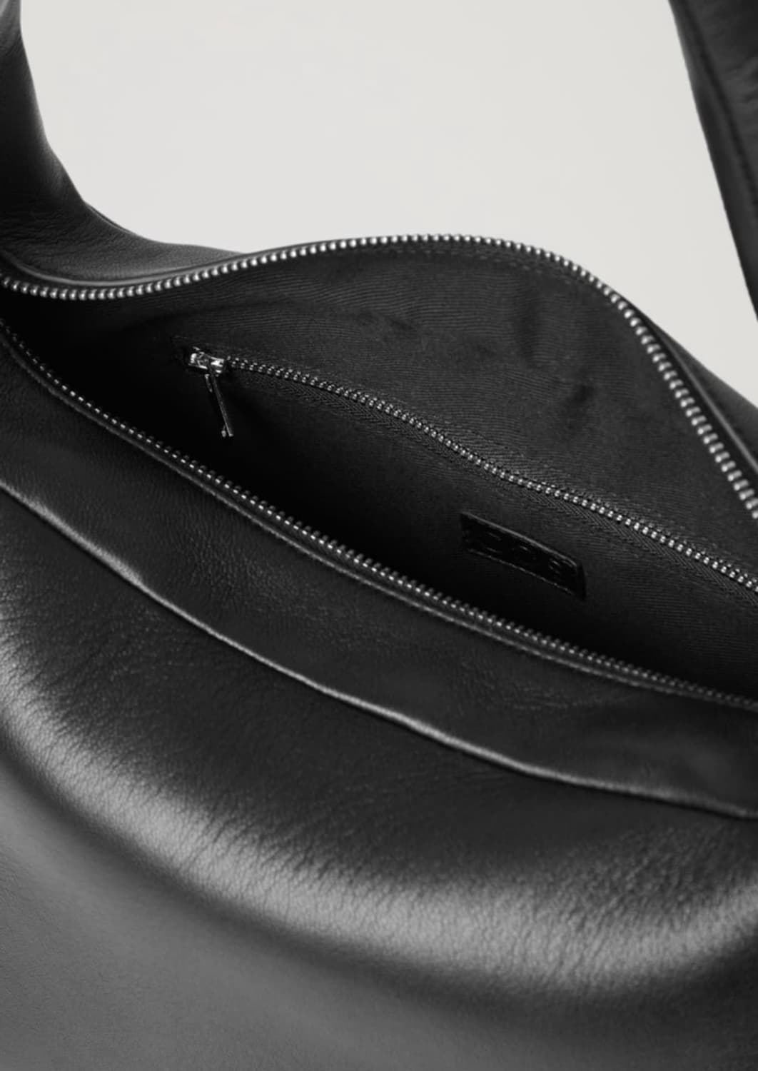 Cos 레더 미니 숄더백 상품이미지5