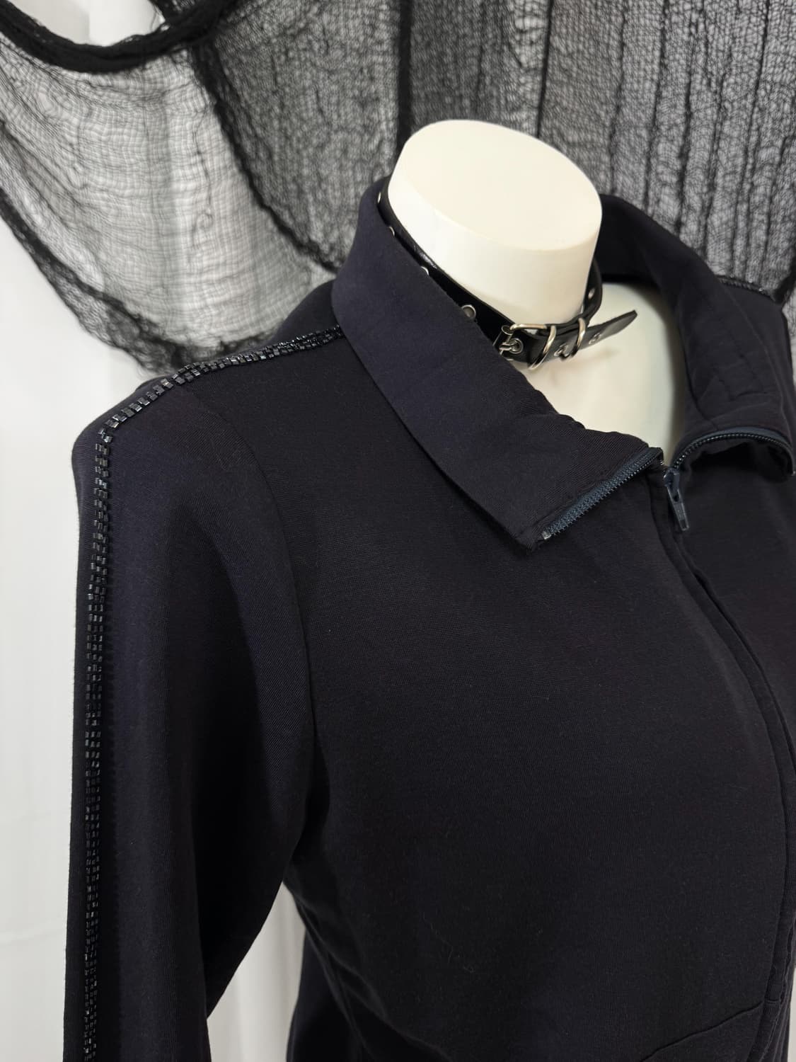 detail zip up 상품이미지2