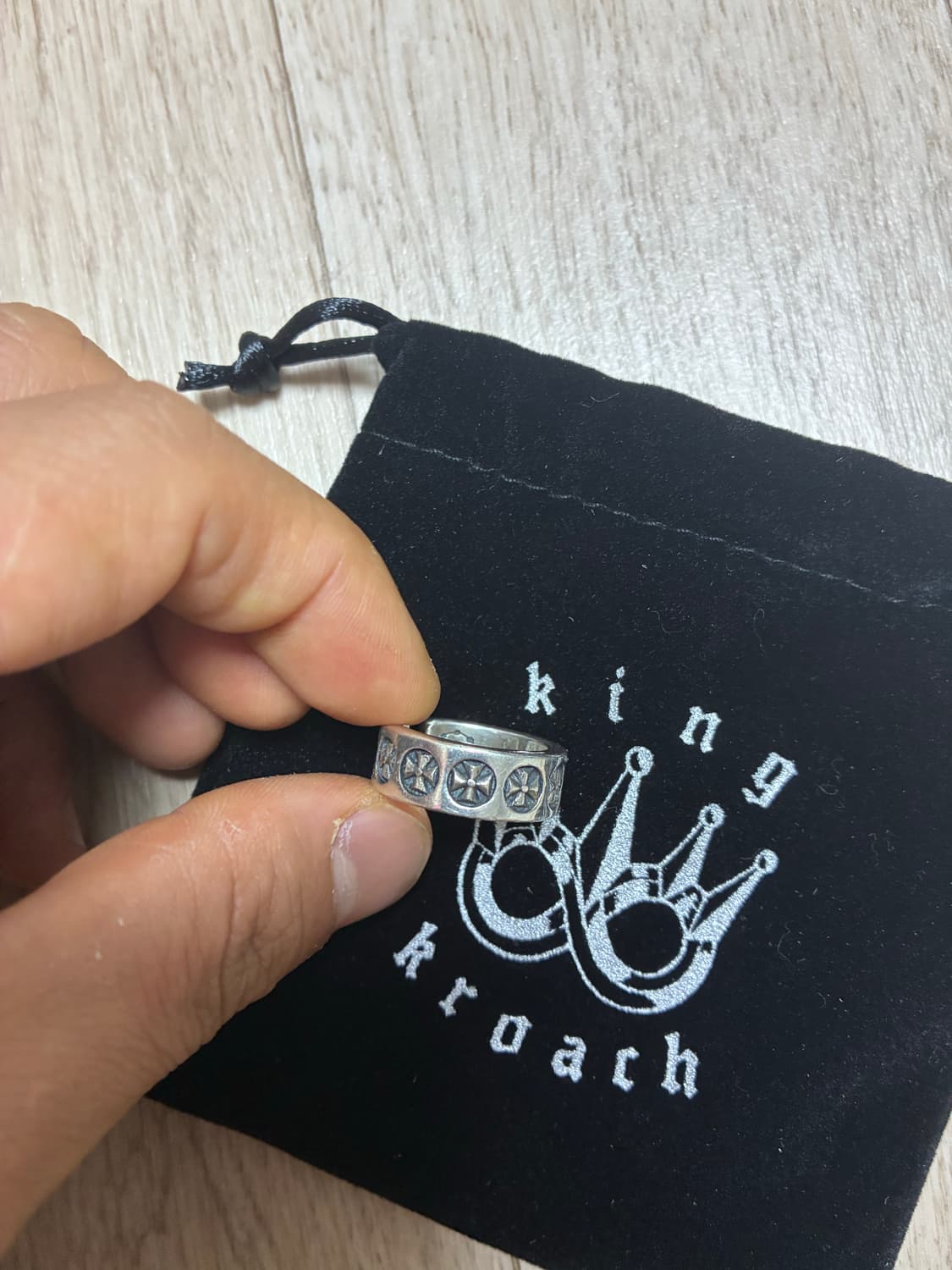 [새상품 풀박스] 킹크로치 블랙 크로스 티 반지 M사이즈 상품이미지2