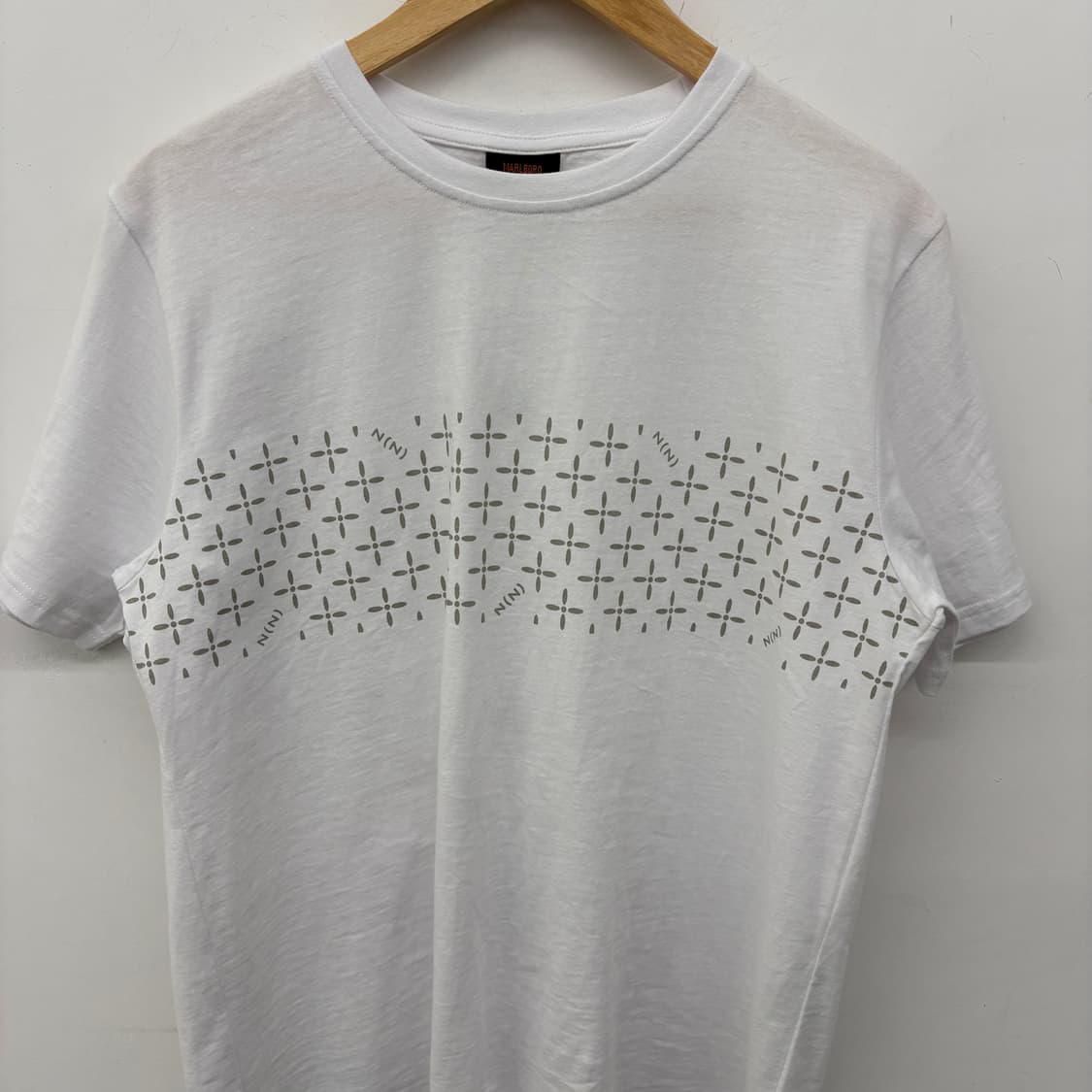 말보로X넘버나인 화이트 패턴 반팔 티셔츠 남성M 상품이미지2