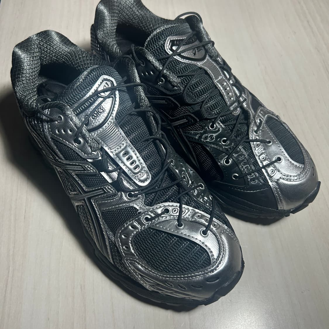 [245] 아식스 X 언어펙티드 젤님버스 실버블랙 상품이미지1