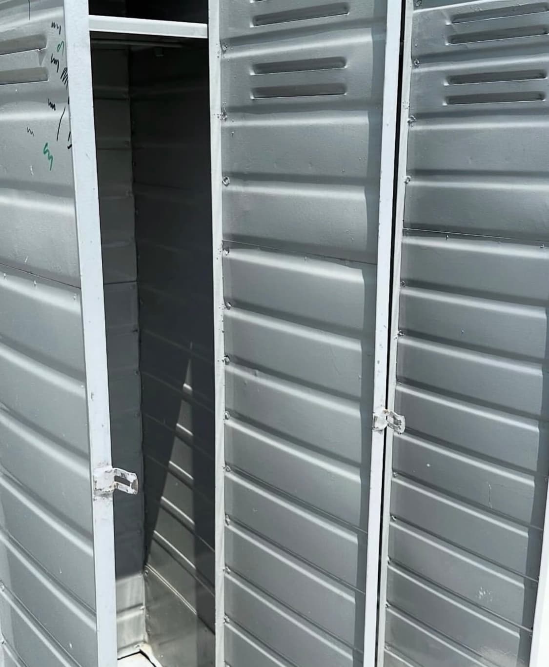 빈티지가구 인더스트리얼 스틸 3도어 라커 캐비넷 상품이미지3