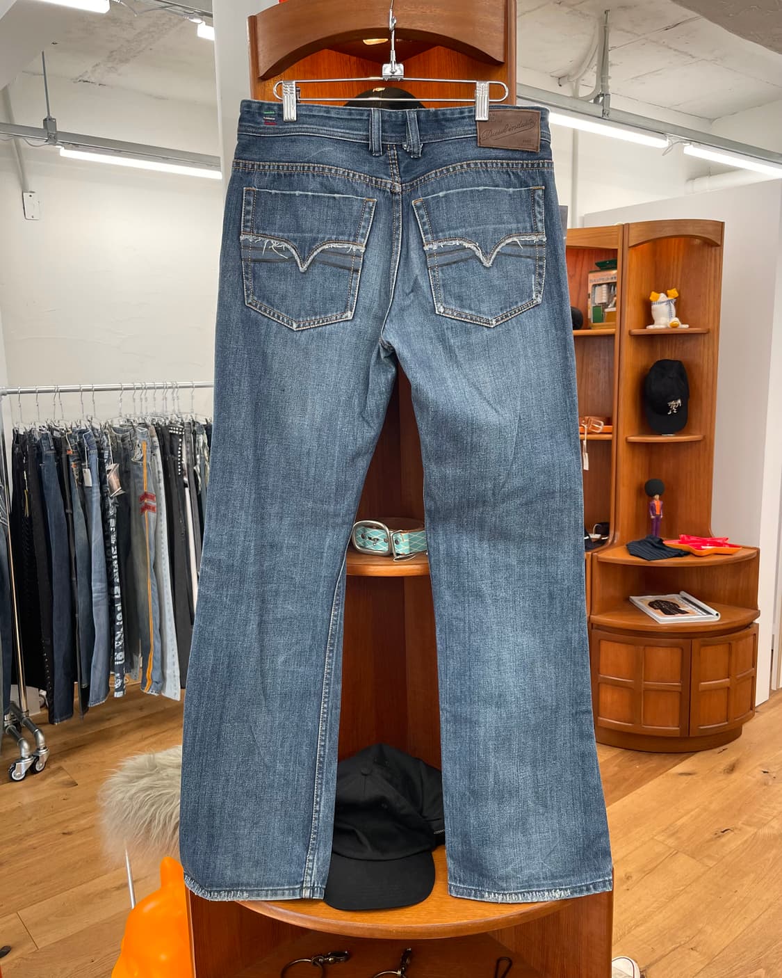 [32] 디젤 부츠컷 데님 팬츠 상품이미지5