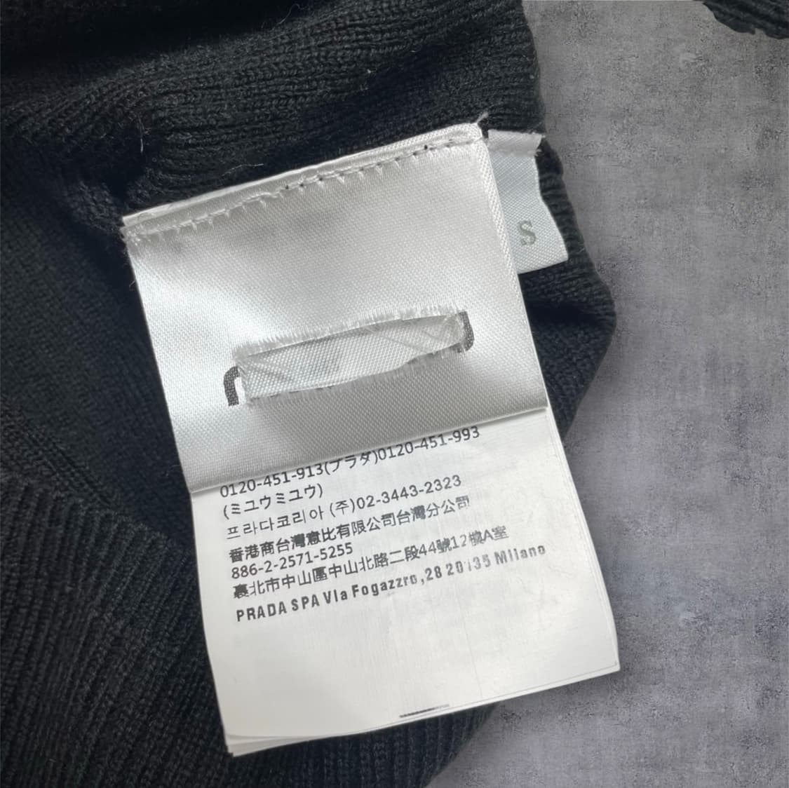 미우미우 Miu miu 콘트라스트 카라 크롭 벌룬 가디건 S 상품이미지5