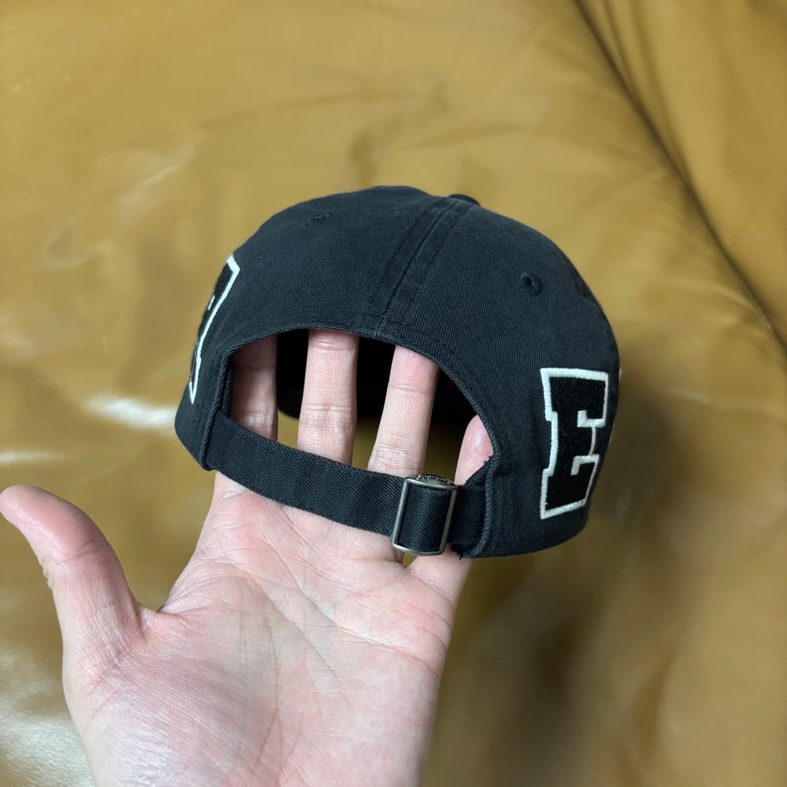 슈프림 6패널 볼캡 모자 스펠아웃 로고 블랙 상품이미지7