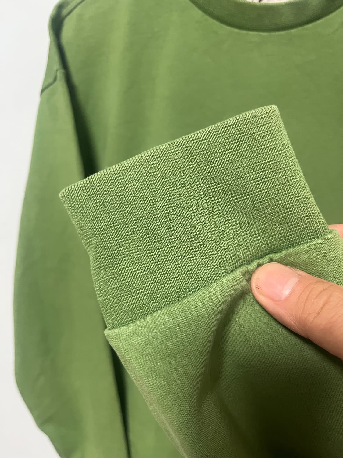 헤지스 올리브 그린 맨투맨 티셔츠 상품이미지3