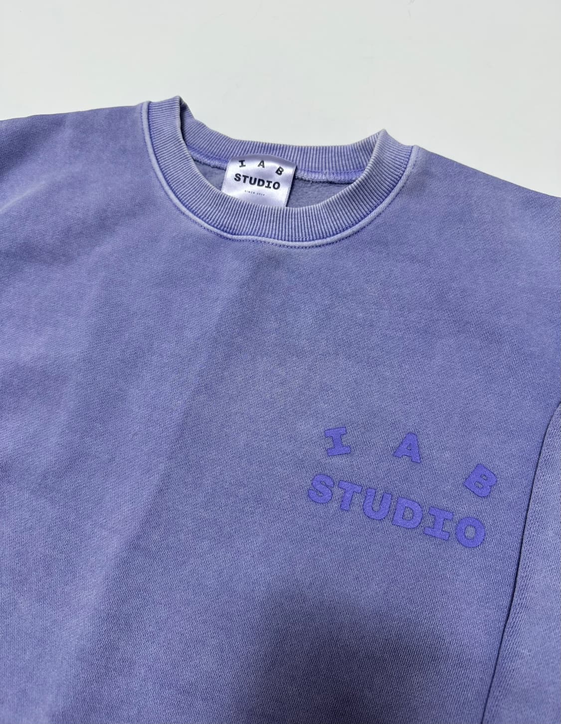 아이앱 스튜디오 피그먼트 맨투맨 상품이미지5