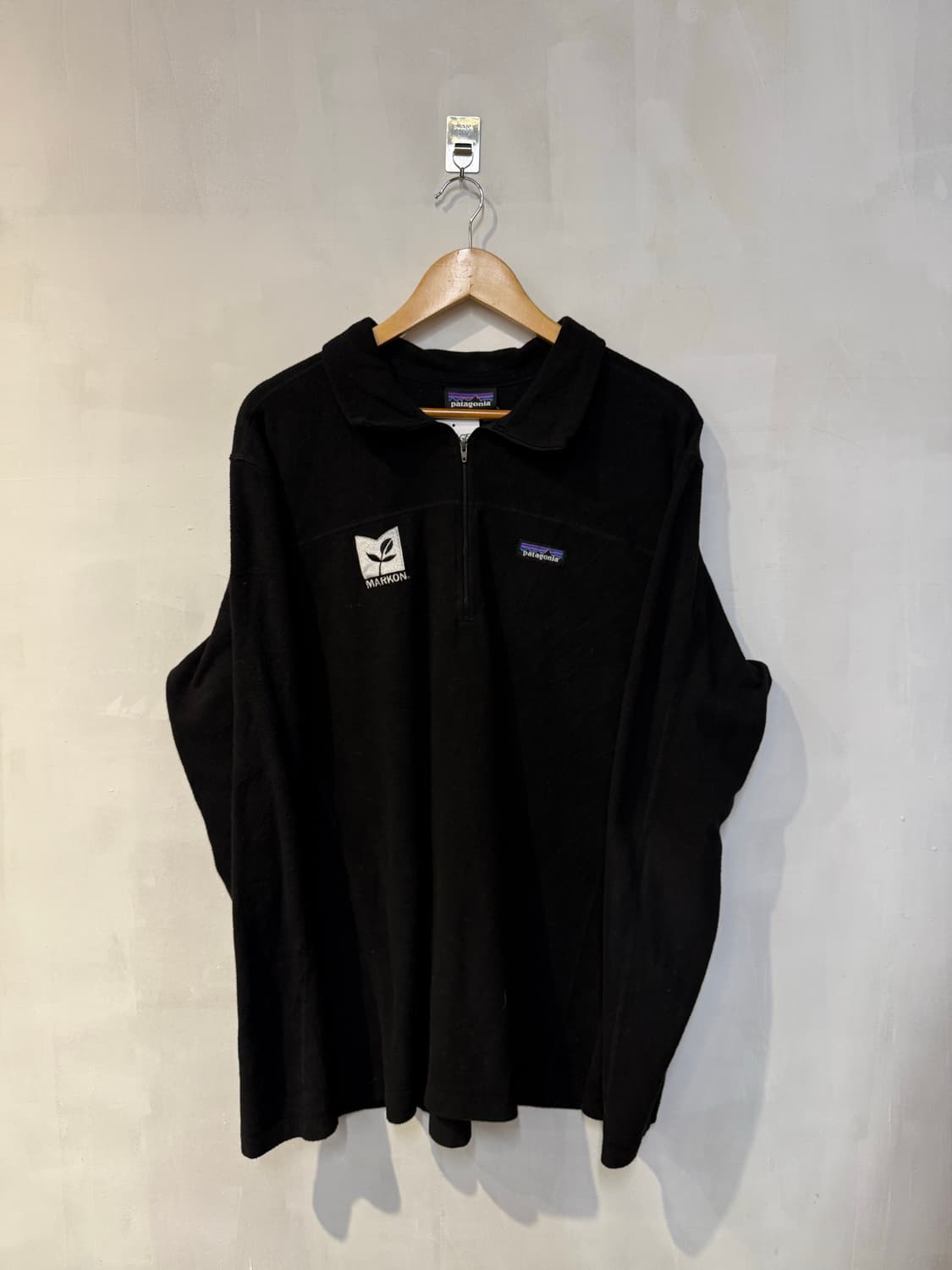 파타고니아 블랙 플리스 하프집업 상품이미지1