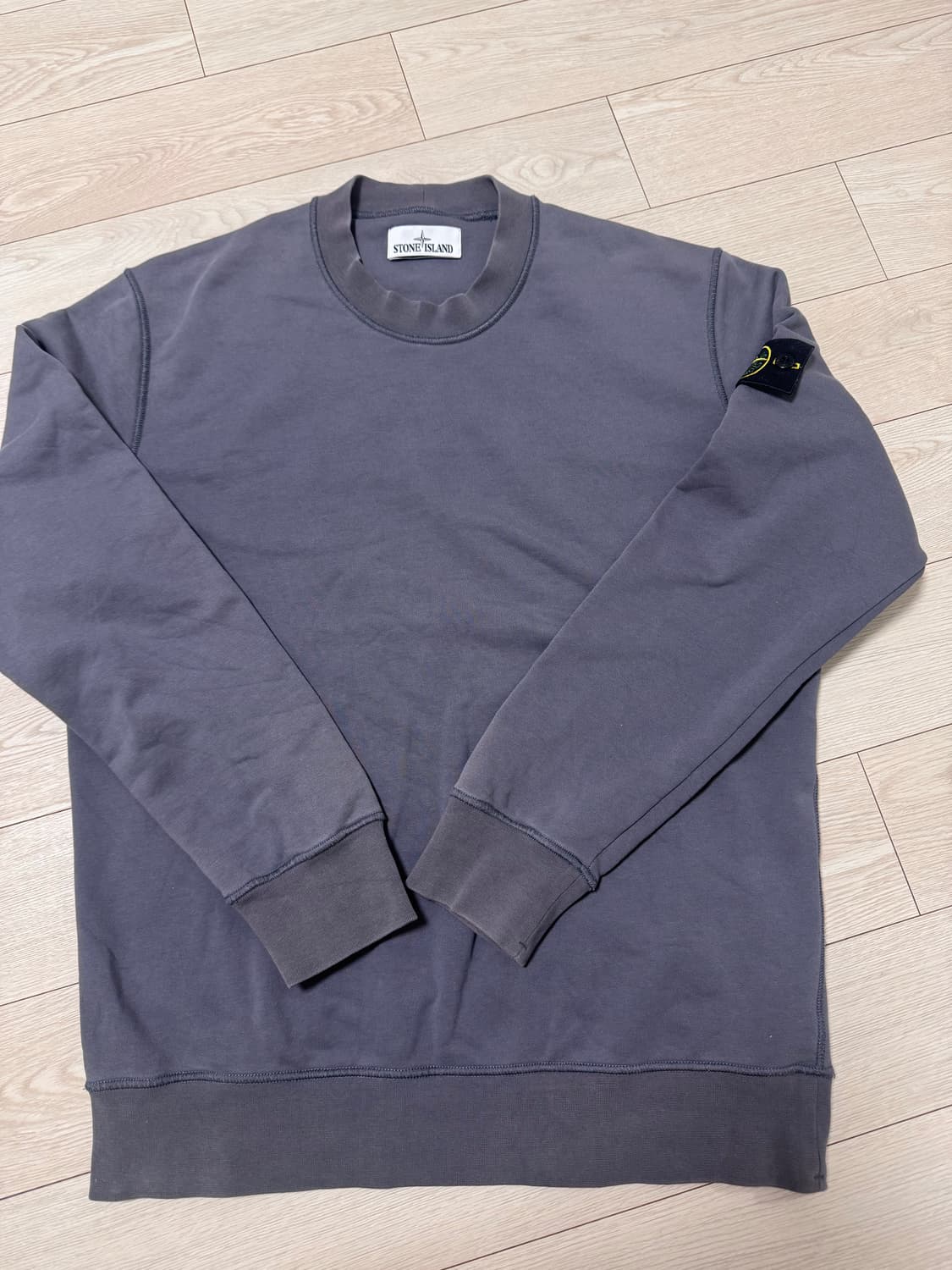 스톤 아일랜드 맨투맨 차콜 상품이미지2