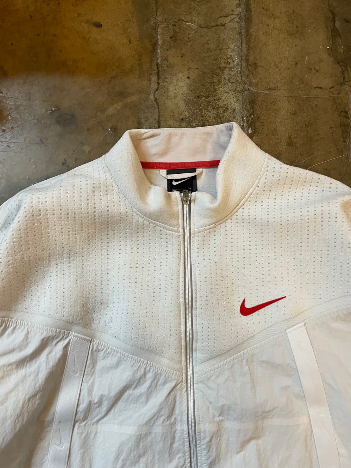 나이키 스우시 펀칭디테일 윈드브레이커 자켓 상품이미지2