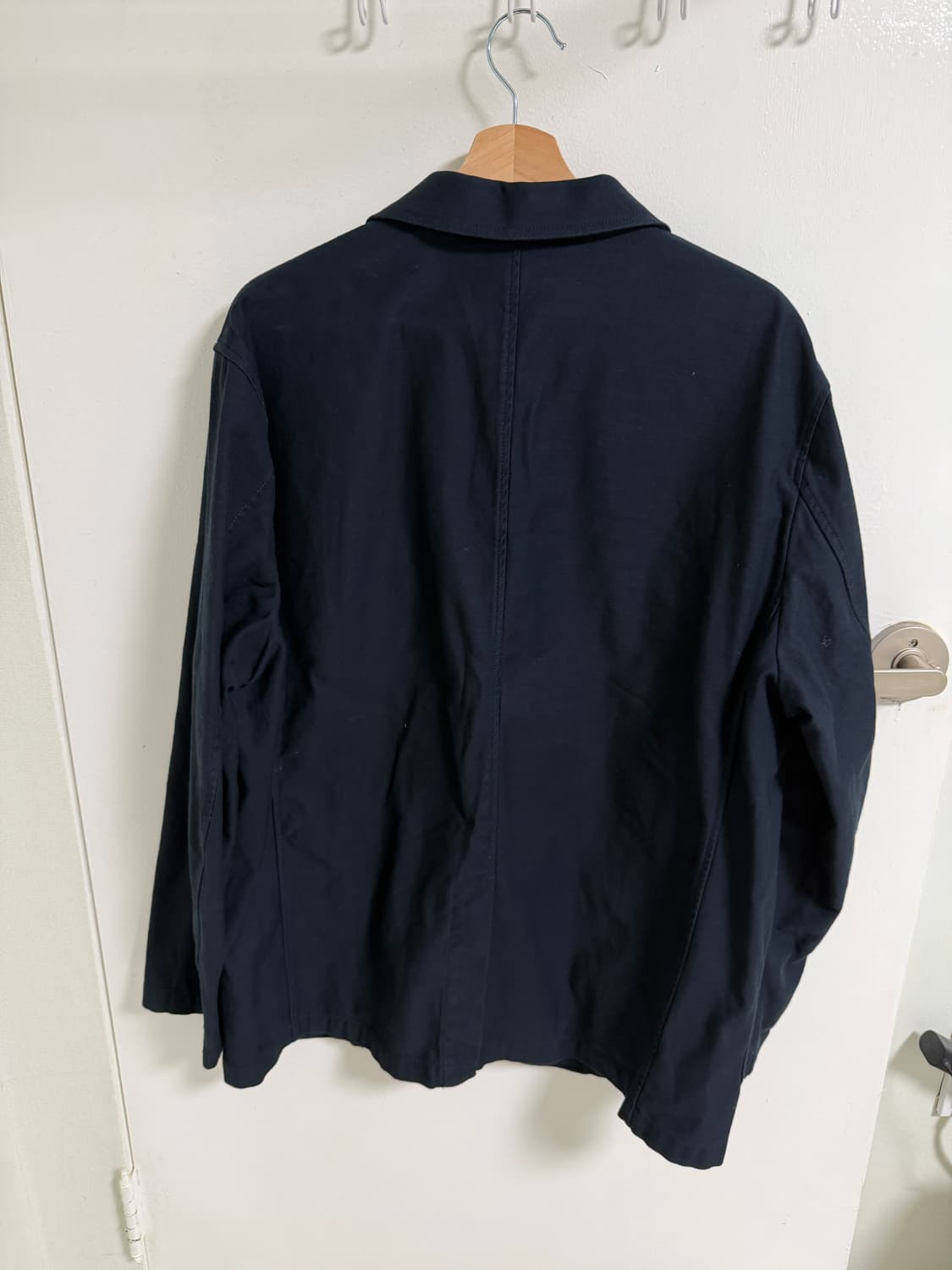 무신사 스탠다드 백사틴 아웃포켓 블레이저 네이비 상품이미지2