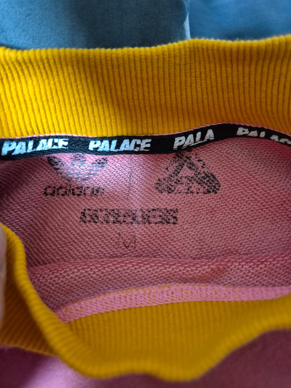 16SS Palace x Adidas Stripe Crewneck 팔라스 상품이미지3