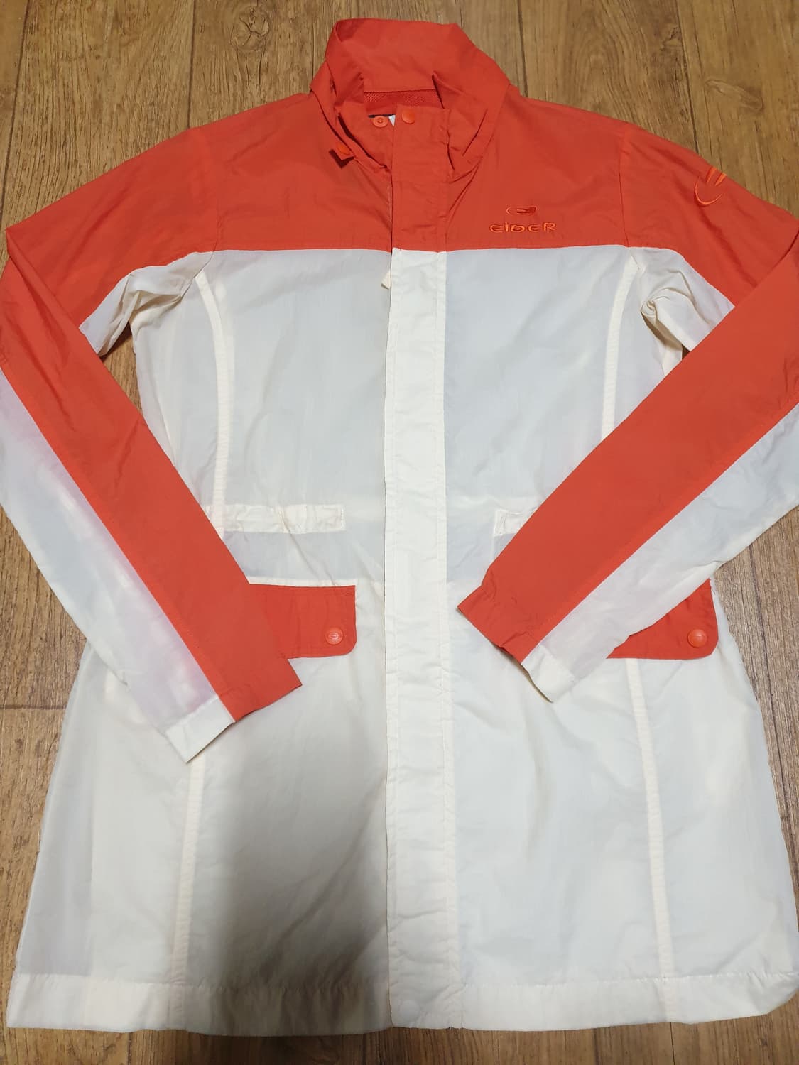 1056 아이더 아웃도어 바람막이 90 사이즈입니다 상품이미지2