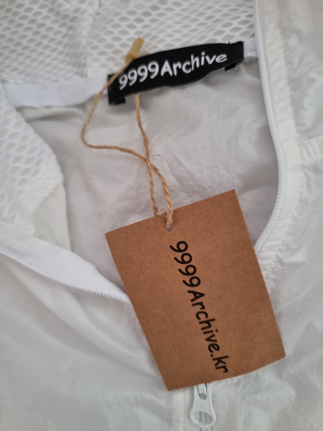 9999archive 판매중단된 바람막이 새상품 상품이미지2
