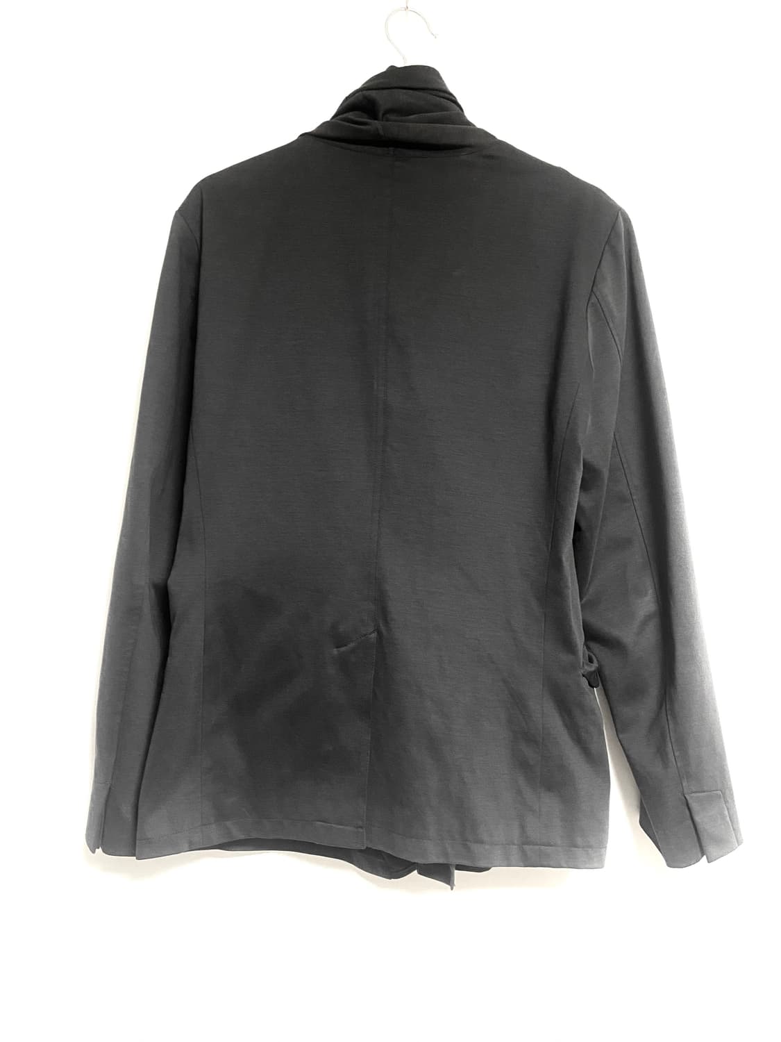 토네이도 마트 비대칭 드레이프 자켓 상품이미지5