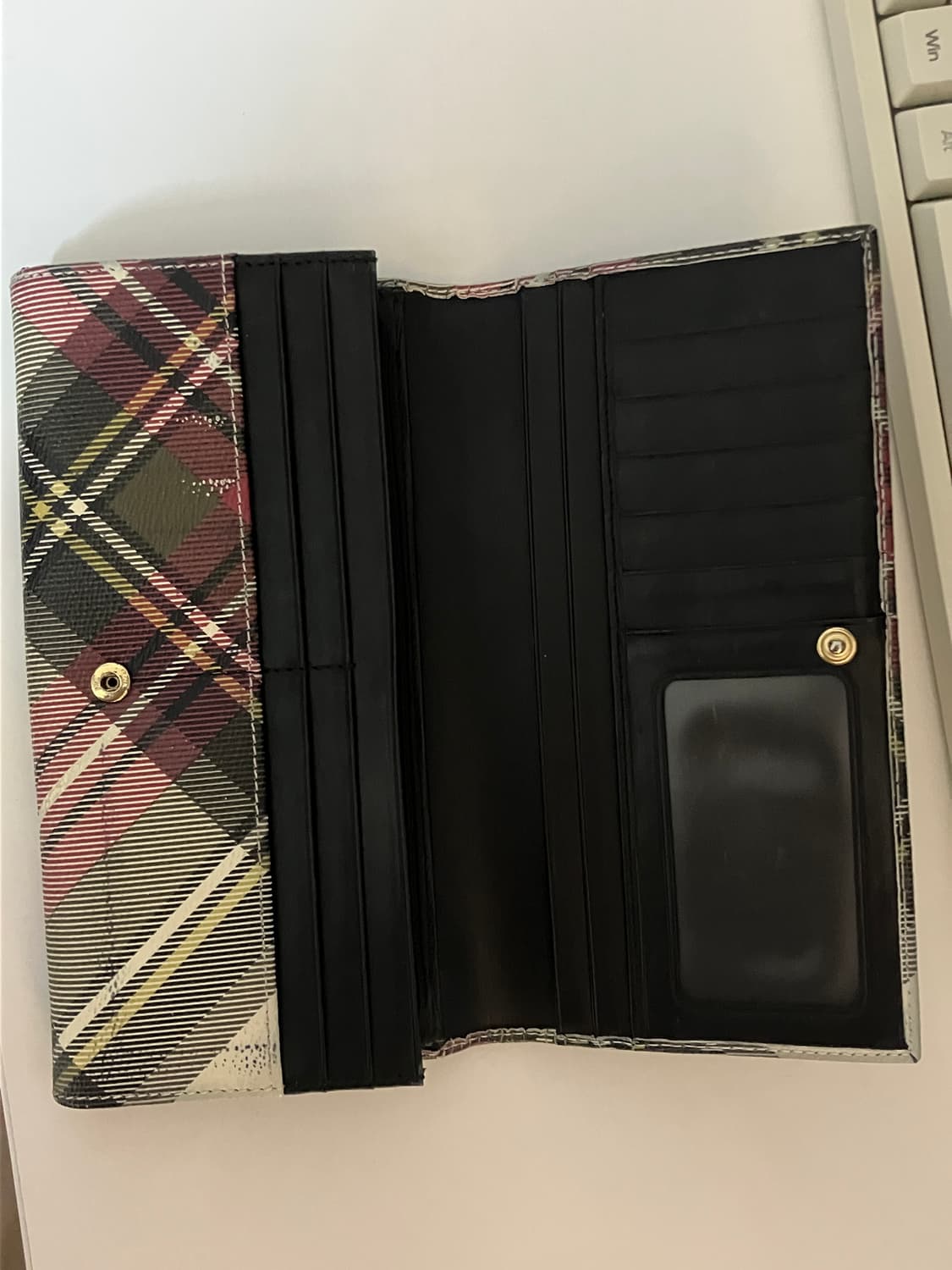 비비안웨스트우드 런던 체크 패턴 장지갑 상품이미지4