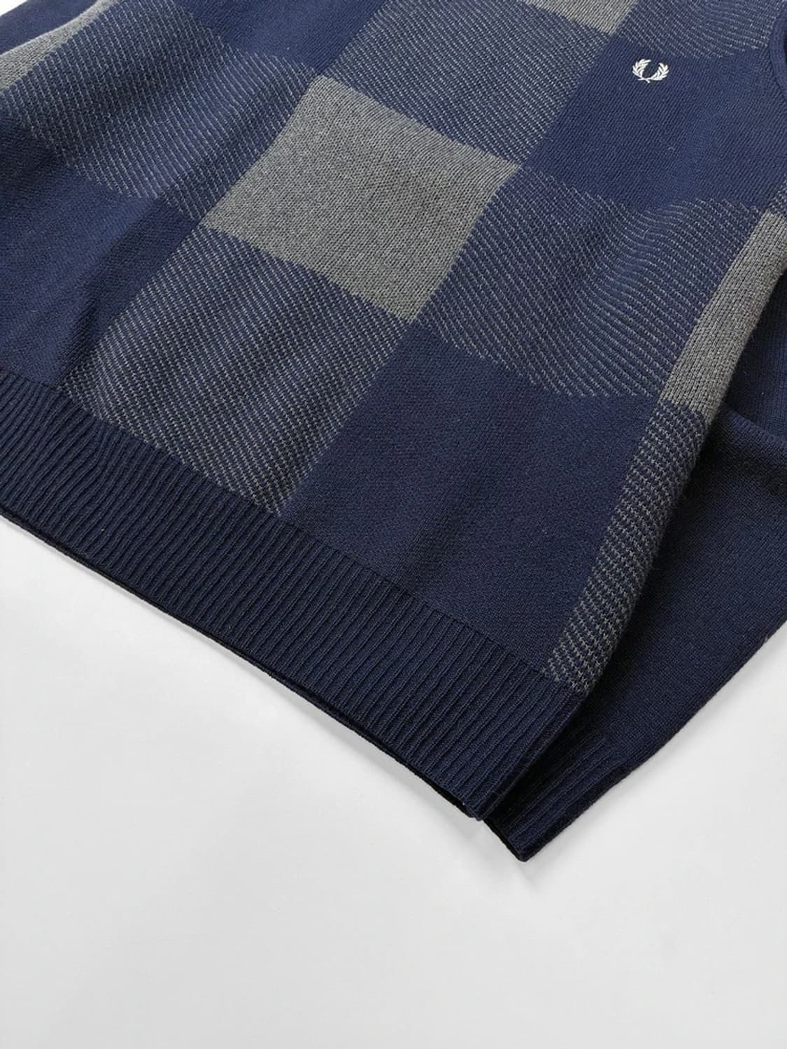 프레드페리 헤비 울 체크 패턴 라운드 니트 PN5195 상품이미지4