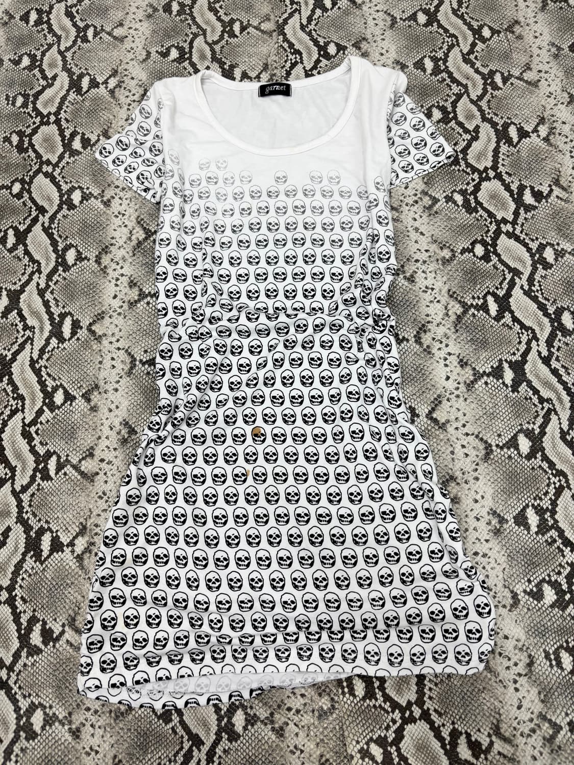 “Garnet” Kitsch Mood Skull Long Tee 상품이미지1