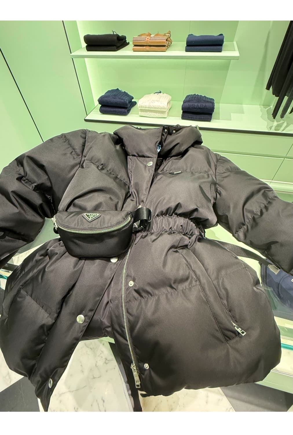 프라다 리나일론 다운 자켓 벨트패딩 상품이미지2