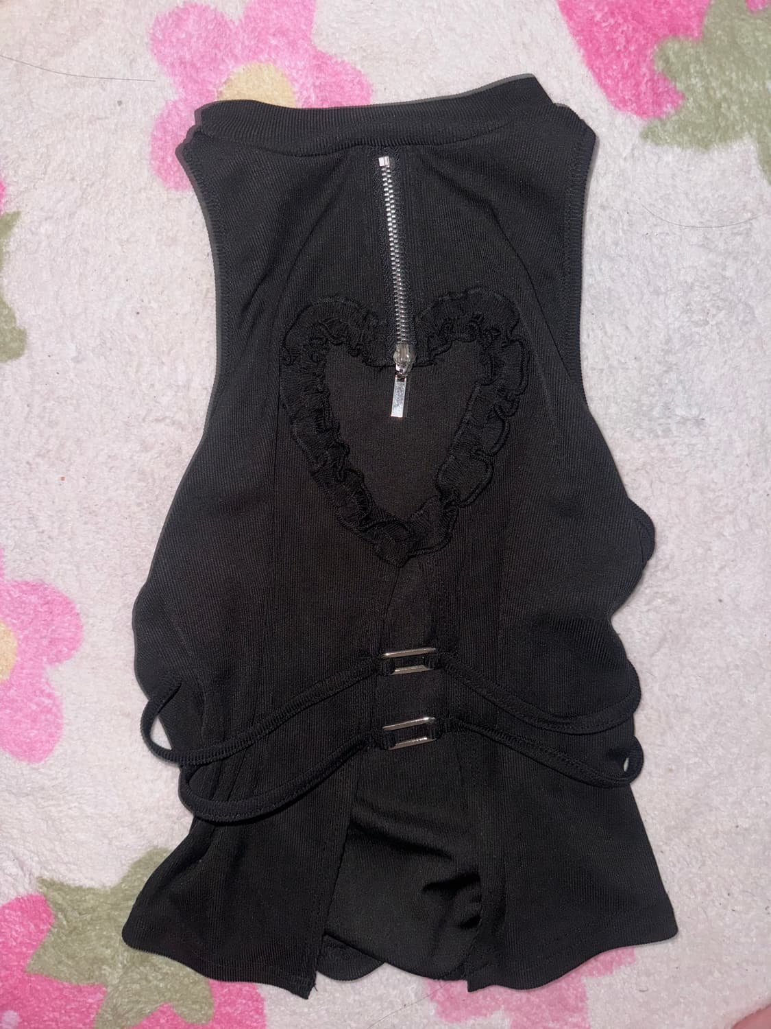 펑크룩 빈티지 섹시 하트 펀칭 나시 상품이미지1