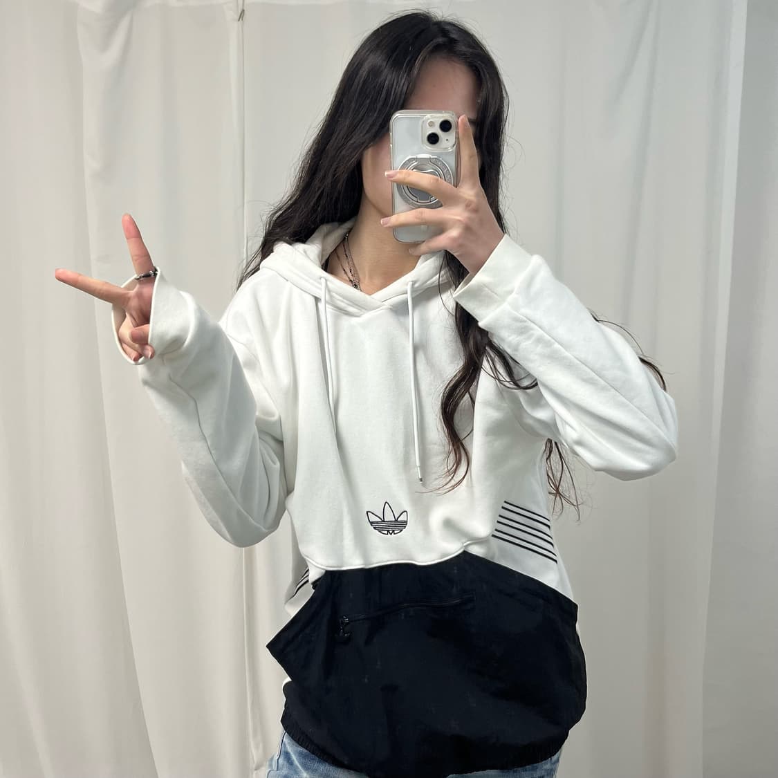 Adidas Black & White Center Logo Hoodie 상품이미지2