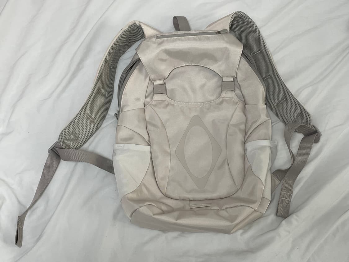 미스치프 버클 플랩 백팩 라이트 베이지 상품이미지3