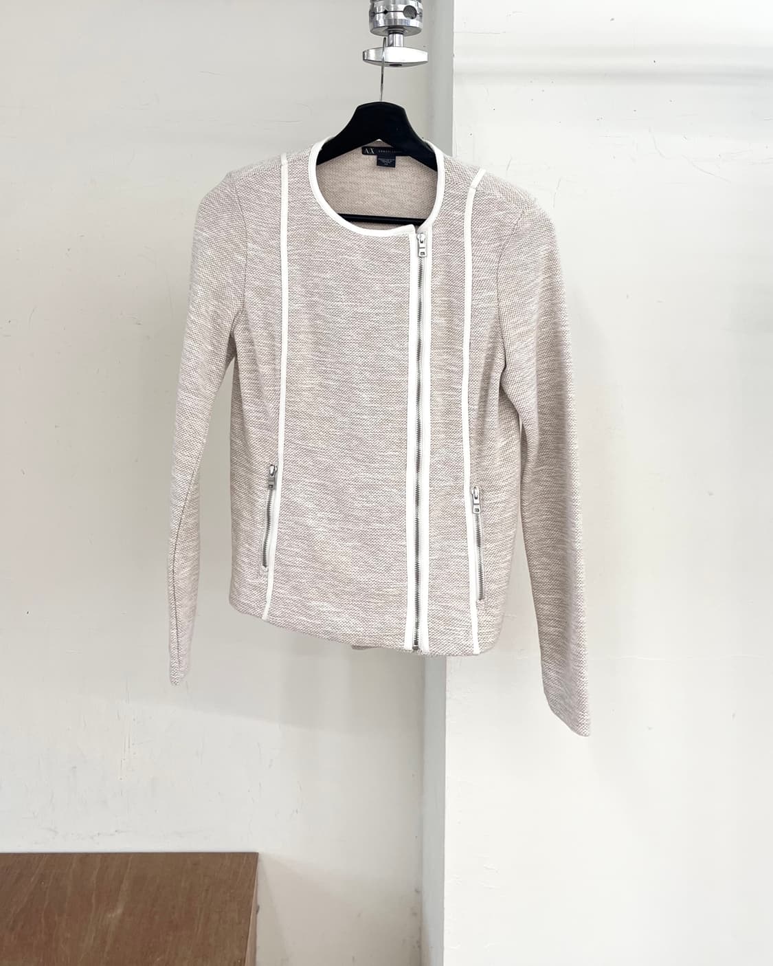 아르마니 익스체인지 베이지 텍스처 니트 모토 자켓 상품이미지1