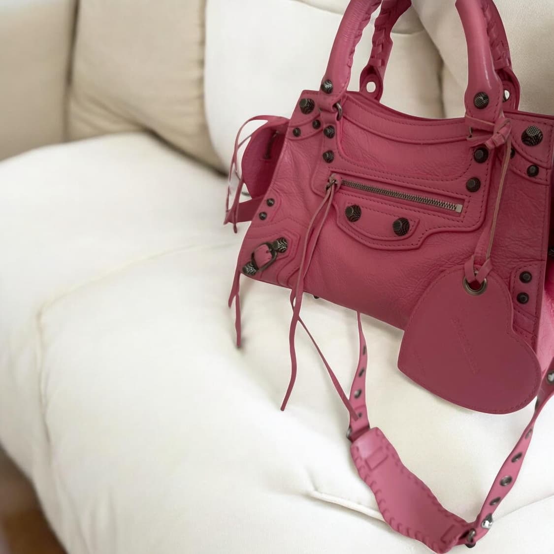 발렌시아가 카골 시티백 스몰 핑크 상품이미지1