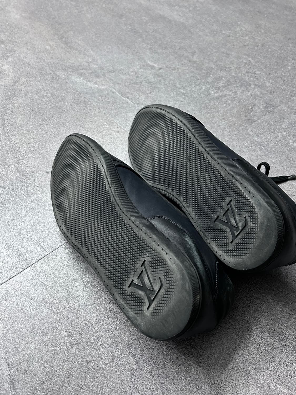 루이비통 로우 레더 스니커즈 상품이미지6