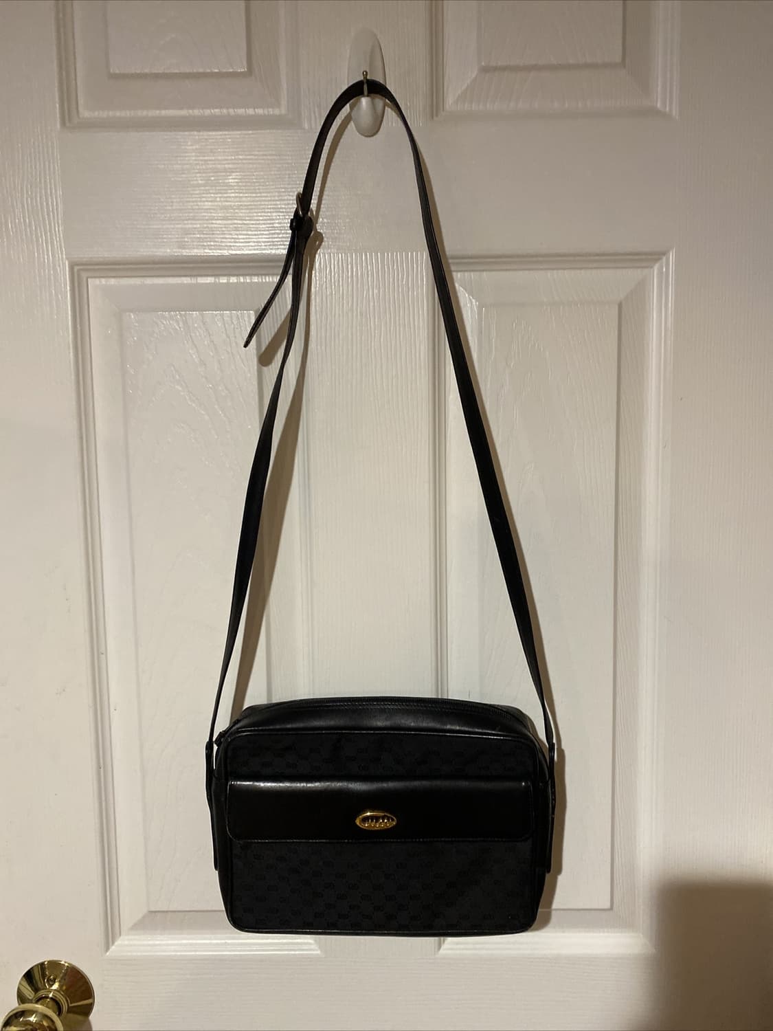 80s 구찌 빈티지 GG 오벌 로고 숄더백 블랙 상품이미지1