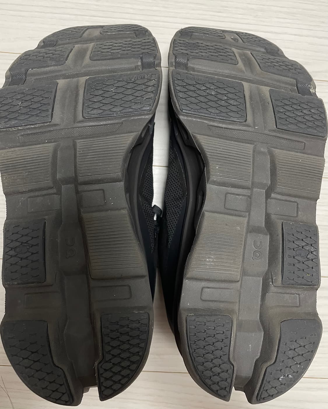 파프 온 클라우드몬스터 2 브라운 275 상품이미지4