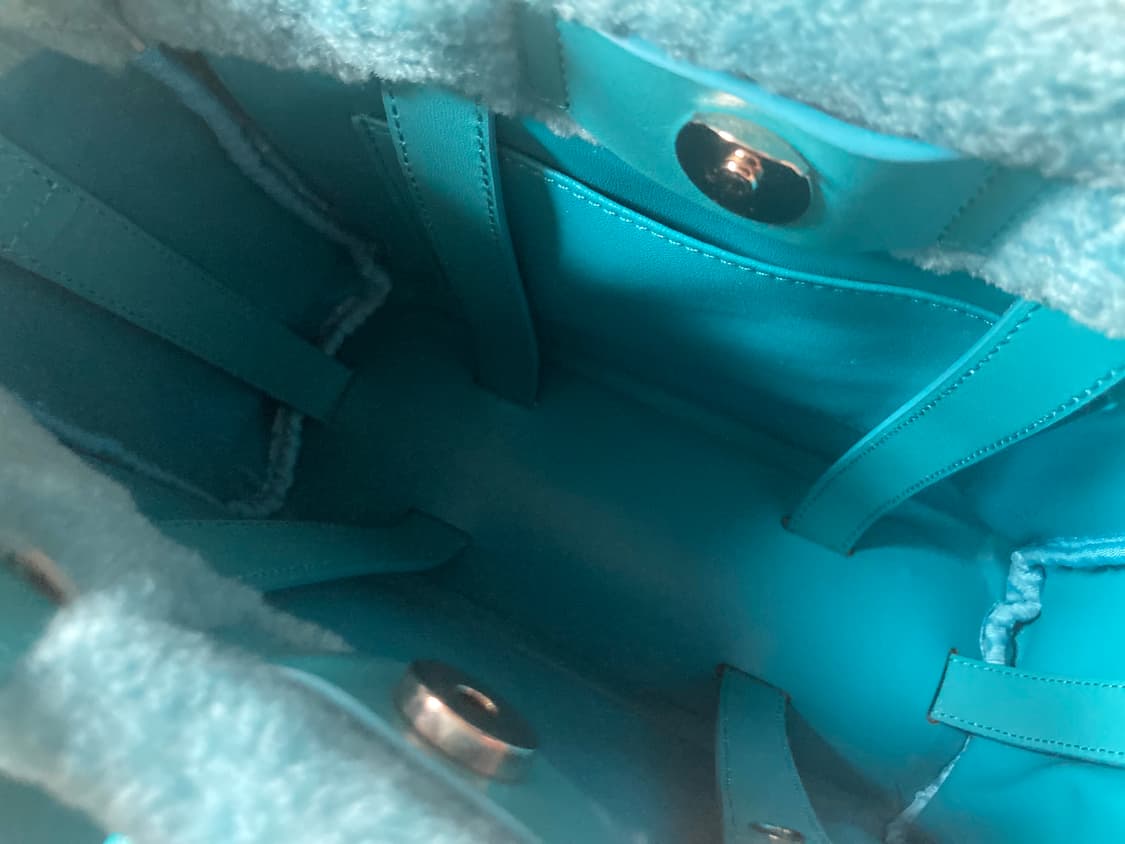 악셀아리가토 빈티지 스타일 터콰이즈 퍼 가방 상품이미지5