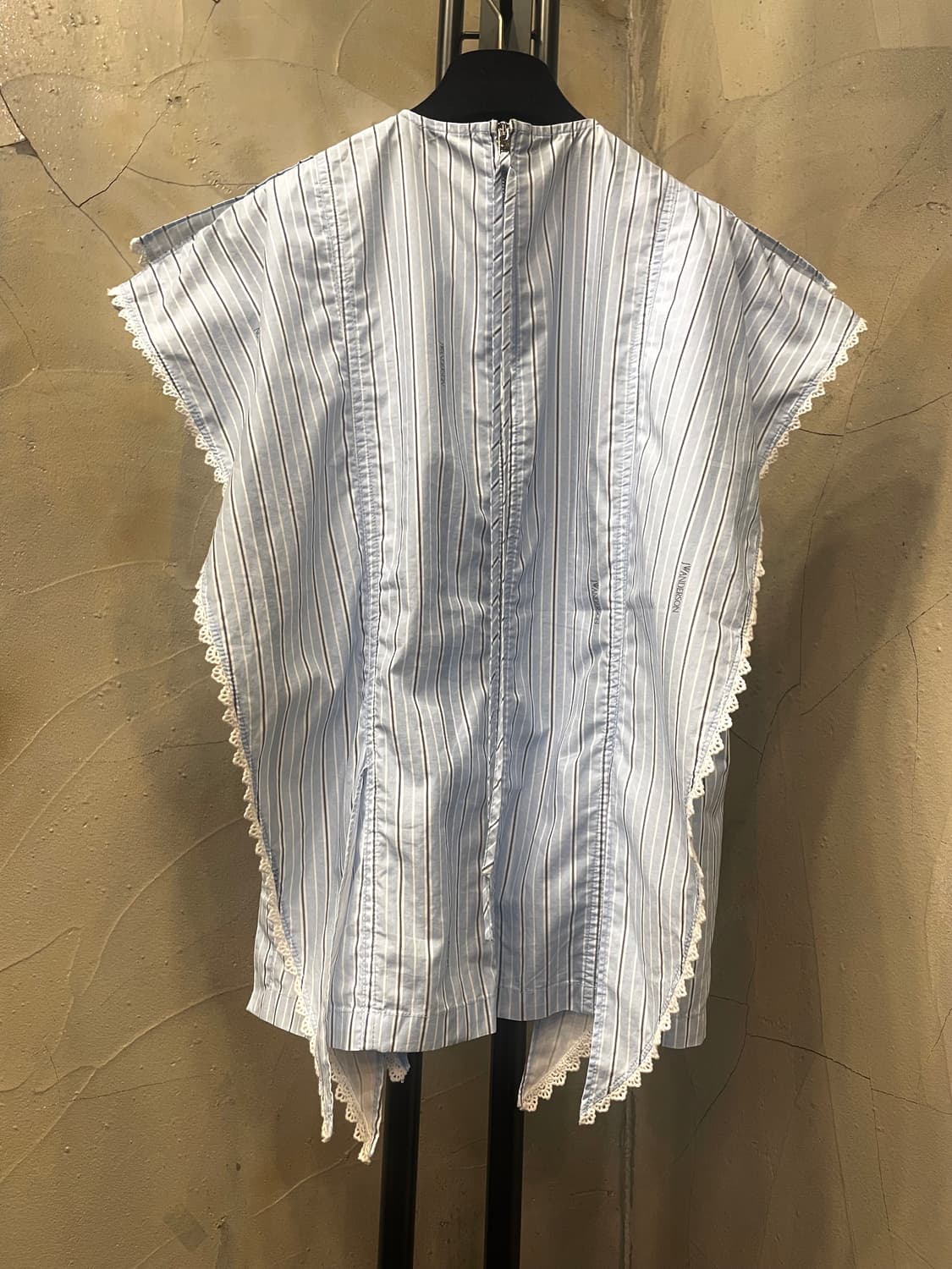 JW 앤더슨 숄더 프릴 블라우스 55 상품이미지2