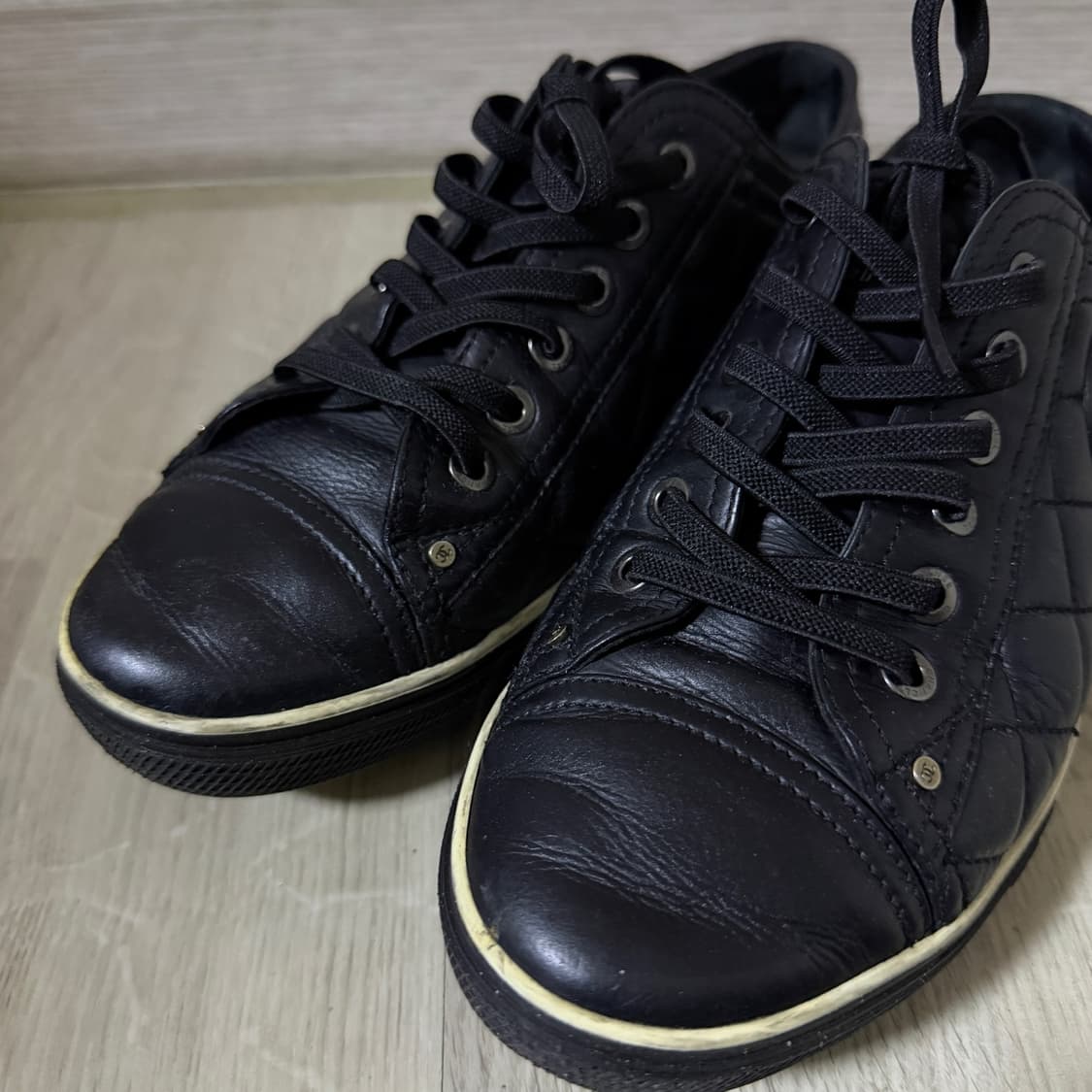 샤넬 여성 로고 가죽 단화 스니커즈 37.5 (여성 245) 상품이미지7