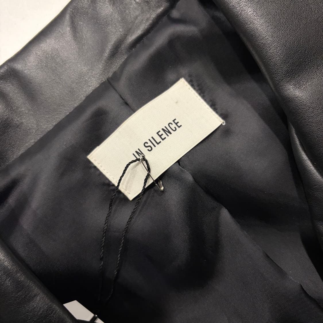 [M] 인사일런스 블랙 레더 라이더 자켓 D81 상품이미지4