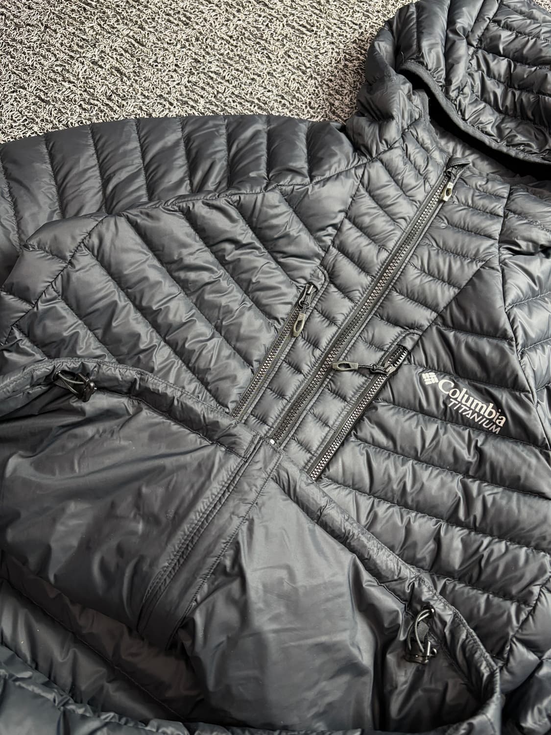컬럼비아 700 티타늄 덕다운 경량 점퍼 2518 상품이미지3