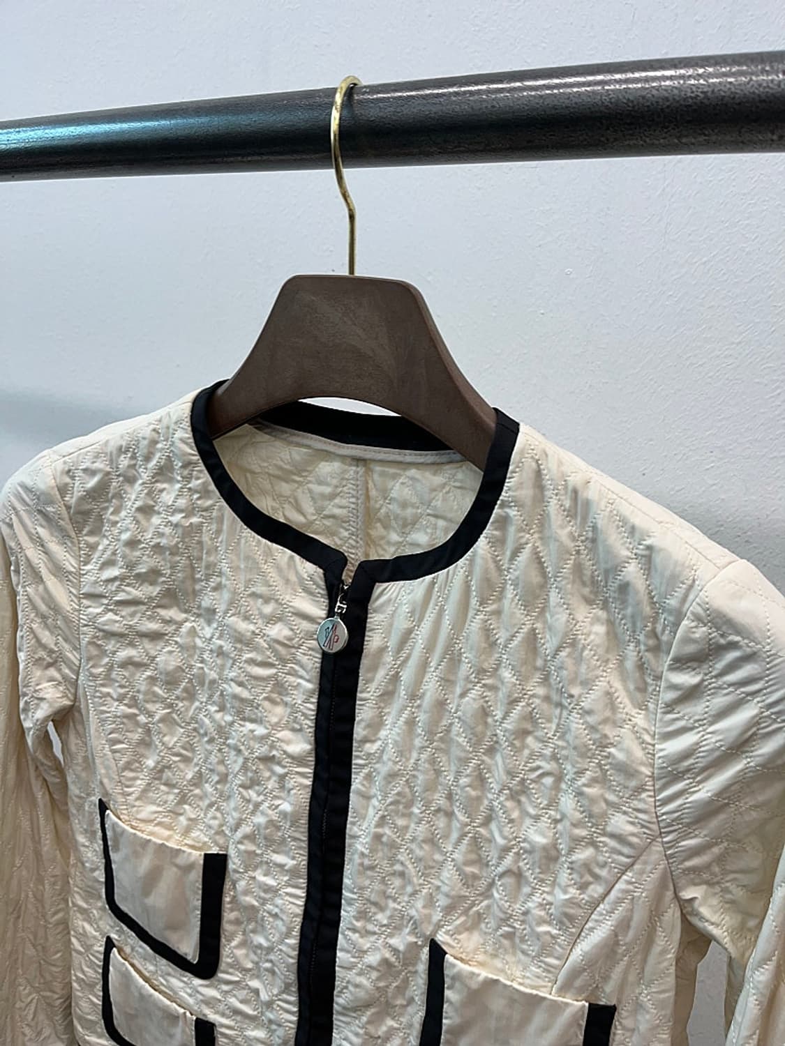 여) 몽클레어 퀼팅 숏자켓  상품이미지2