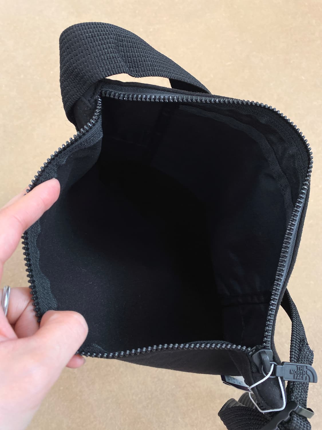 노스페이스 퍼플라벨 스웨이드 숄더 백 상품이미지8