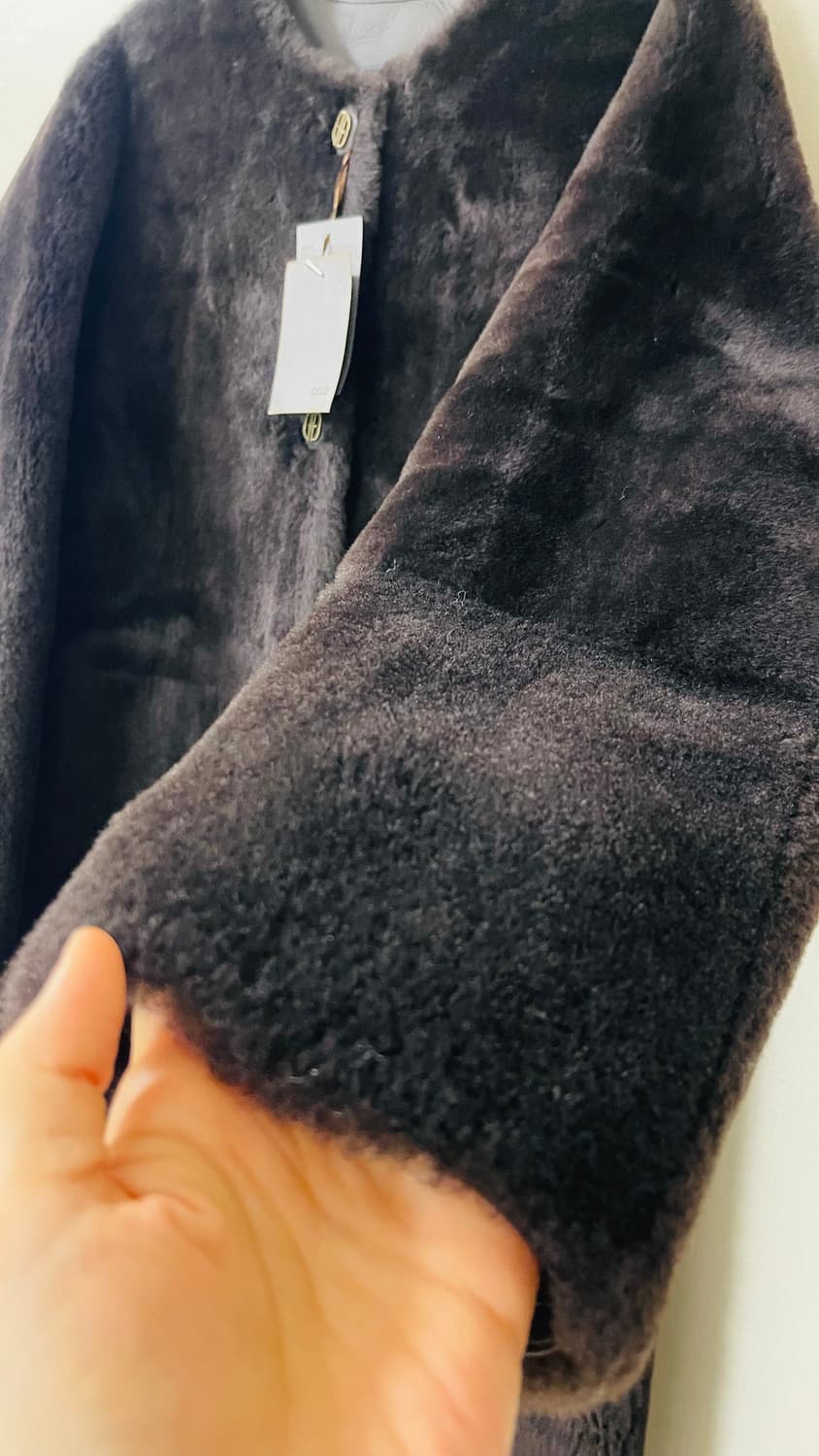 택달린새상품) 데코 천연양모 쉬어드 리버시블 롱 무스탕. 정가 530만원 상품이미지9