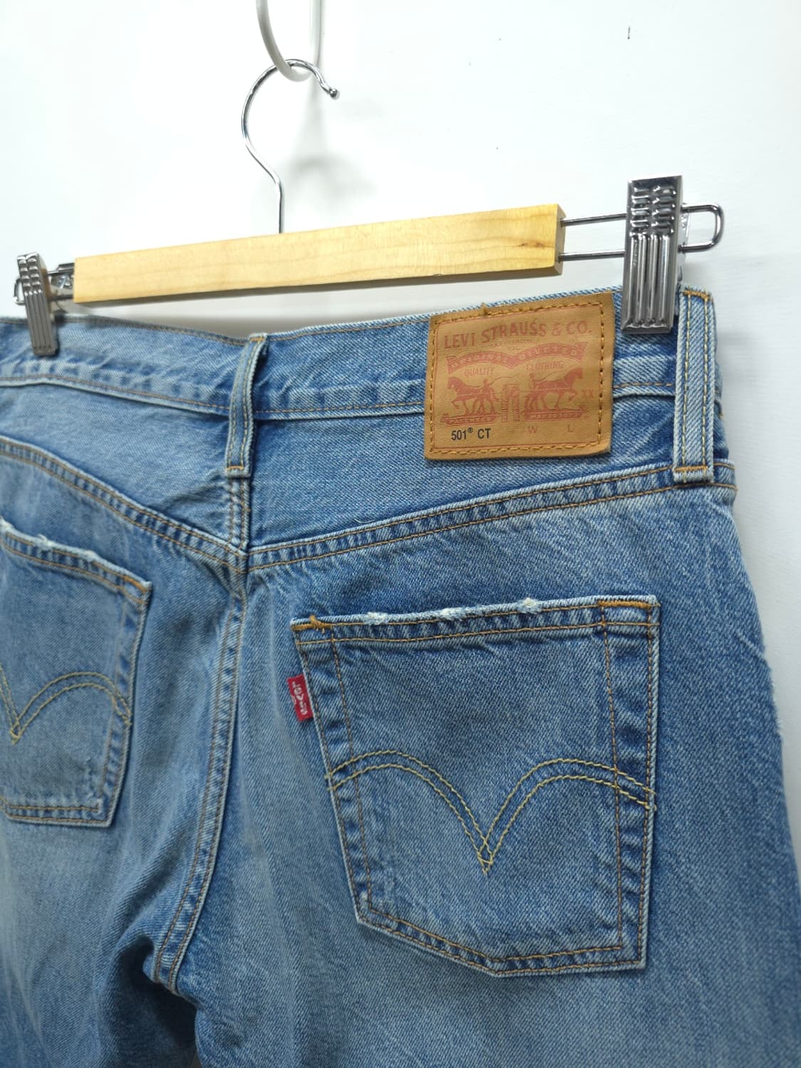 리바이스 여성 501 CT 빈티지 워싱 디스트로이드 데님 팬츠(28) 상품이미지6