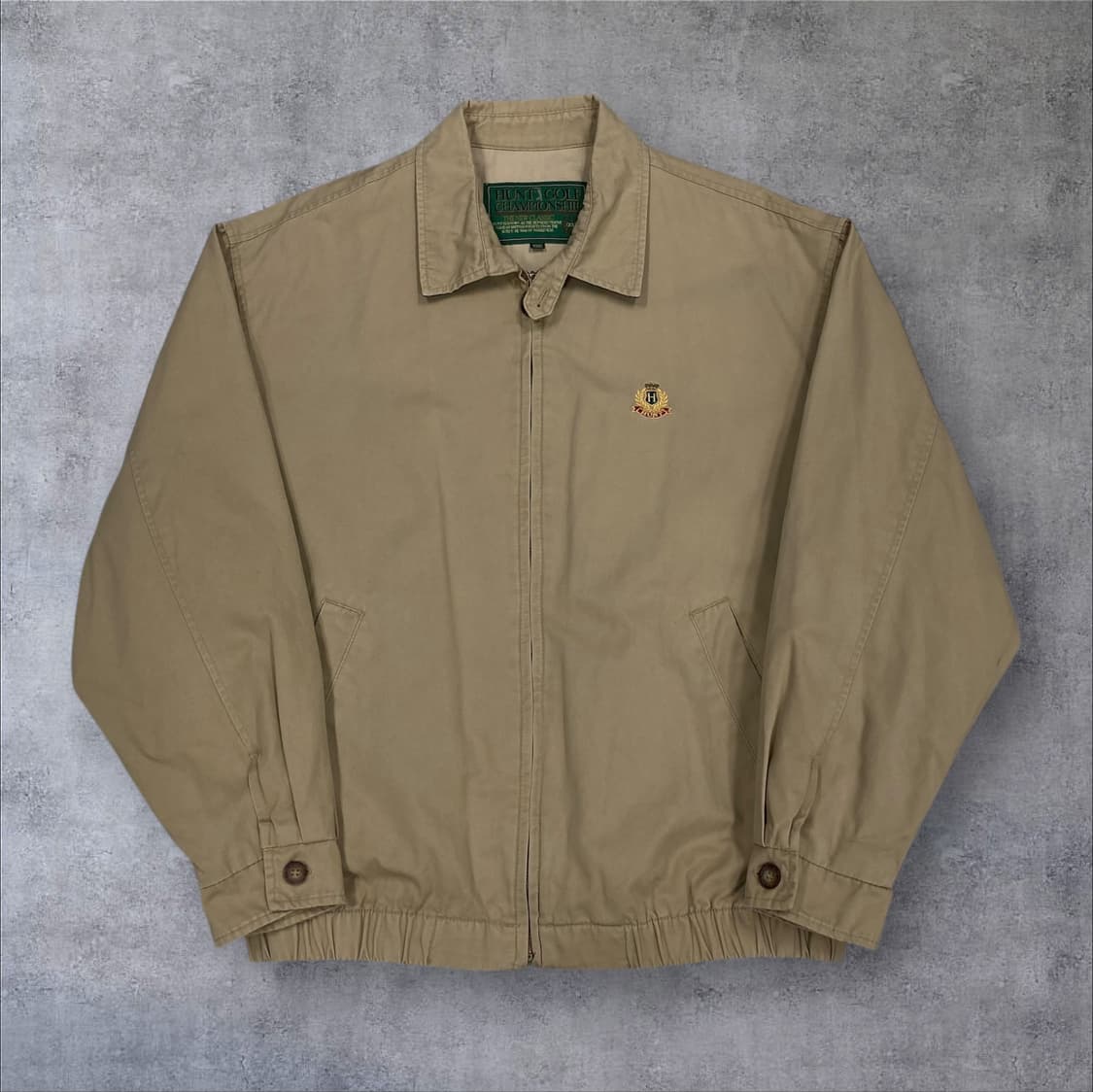 헌트 베이지 컬러 스몰 로고 스윙탑 자켓 상품이미지1