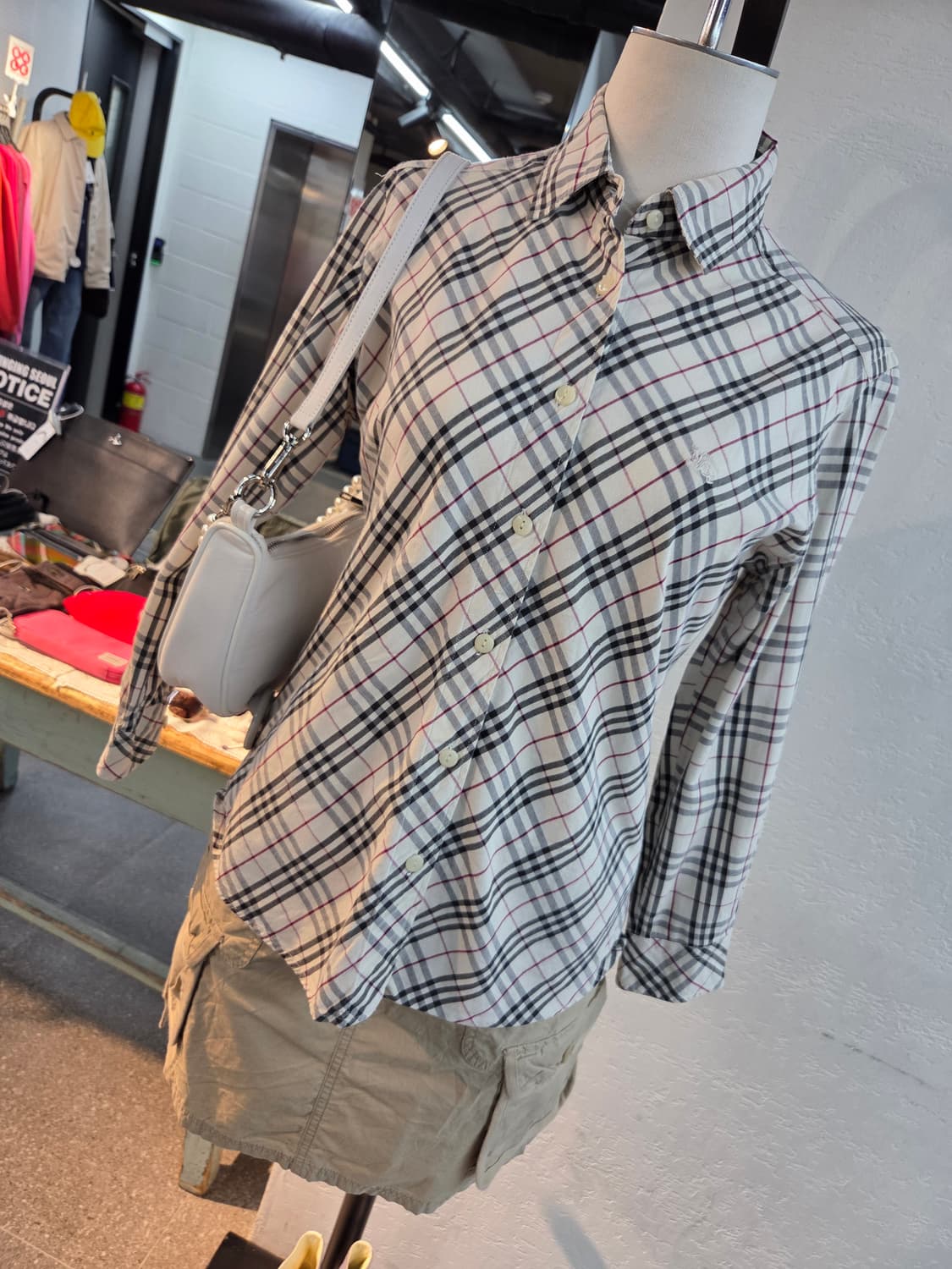 BURBERRY 버버리 아이보리 체크셔츠 상품이미지1