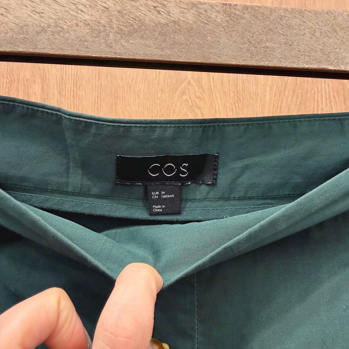 코스 코튼 스커트 팬츠 사이드 히든 지퍼 디테일 와이드핏 딥그린 상품이미지6