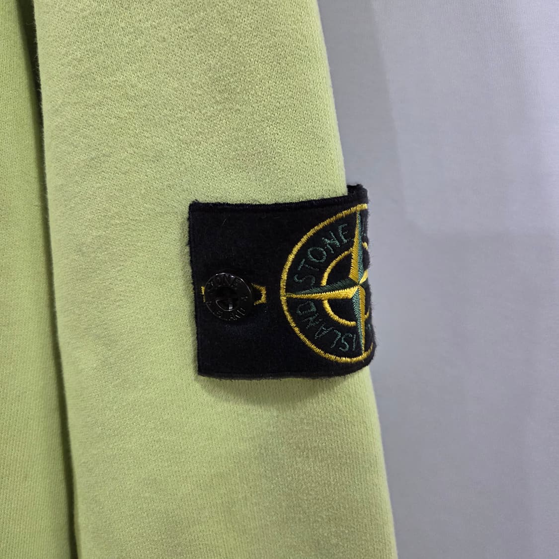 스톤아일랜드 와펜패치 맨투맨 L/100  상품이미지2