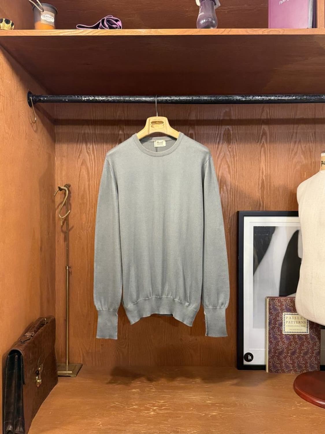 윌리엄로키 크루넥 니트 상품이미지1