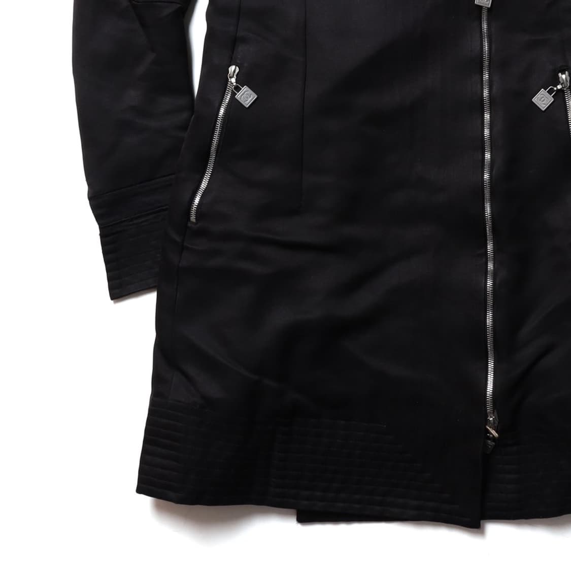 샤넬 Chanel Long Motor Jacket 

 상품이미지3